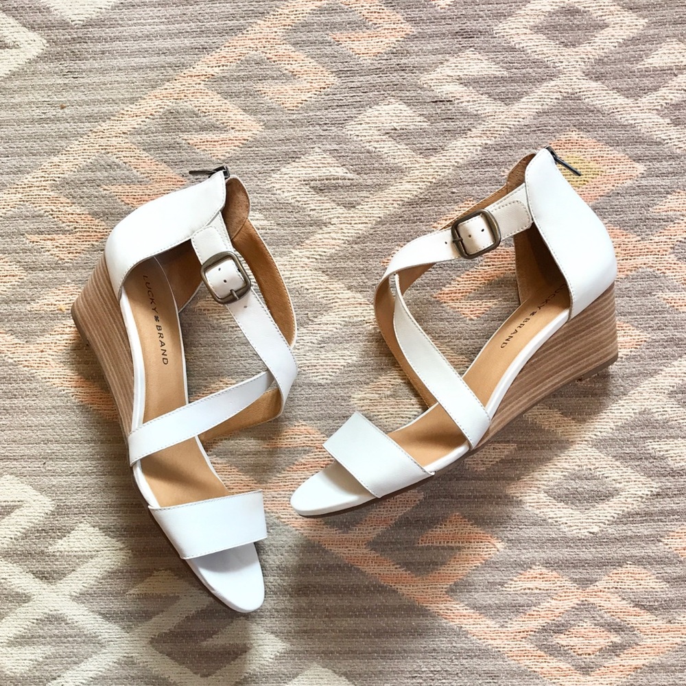Lucky Brand NWOB Jenley White Leather Wedge Sandal